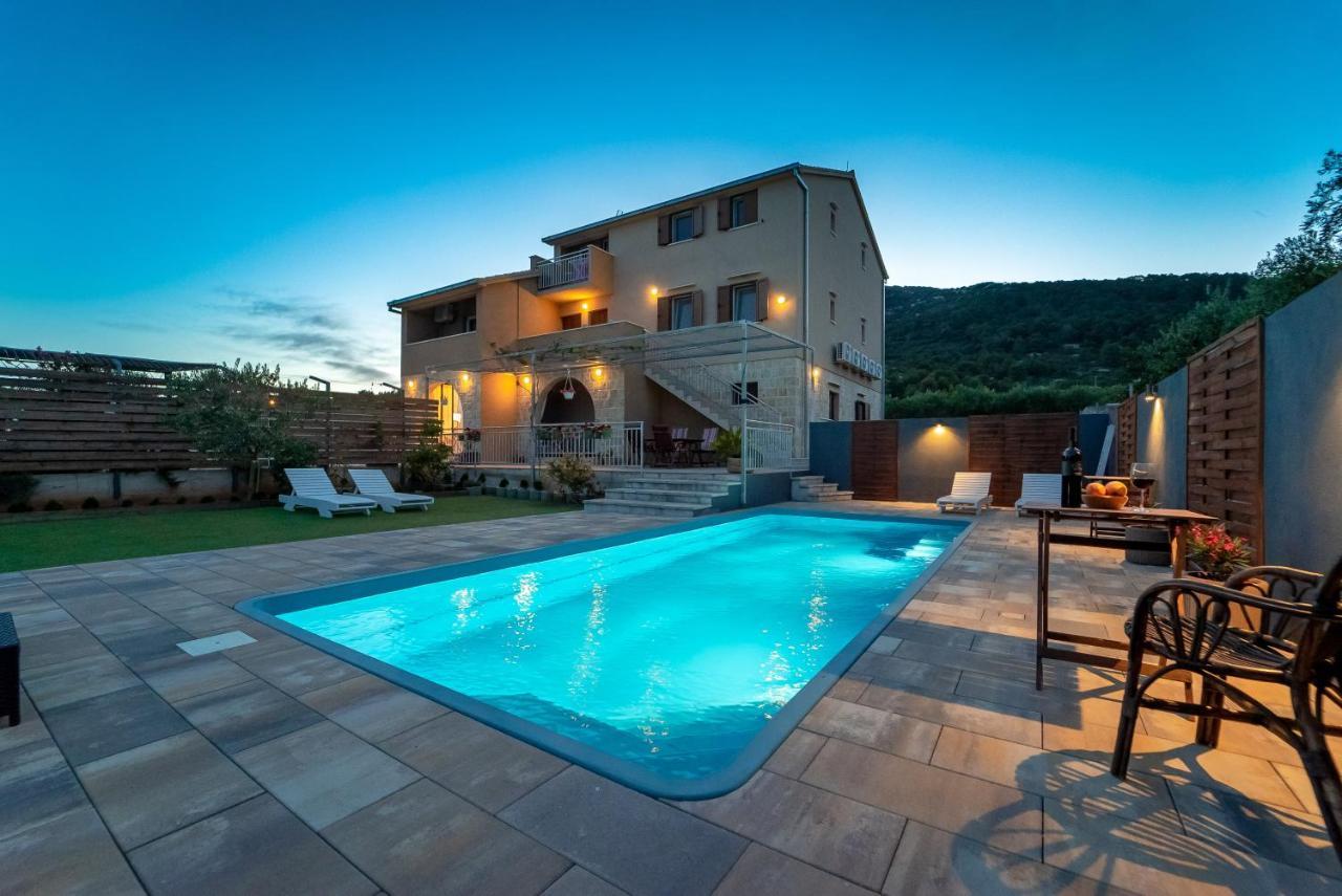 Apartments Mardesic Komiža Esterno foto